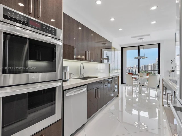 19500 Turnberry Way, Unit 18A, Aventura FL 33180