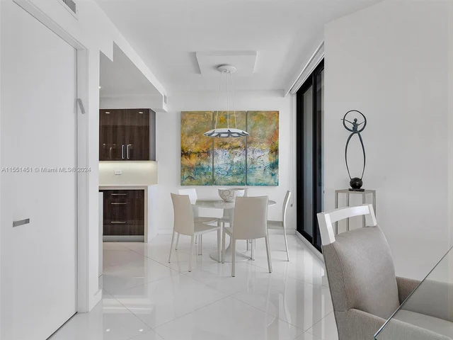 19500 Turnberry Way, Unit 18A, Aventura FL 33180