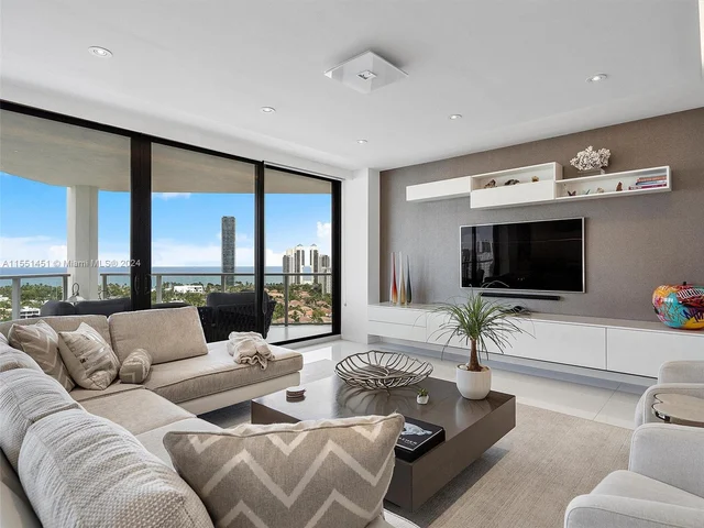 19500 Turnberry Way, Unit 18A, Aventura FL 33180