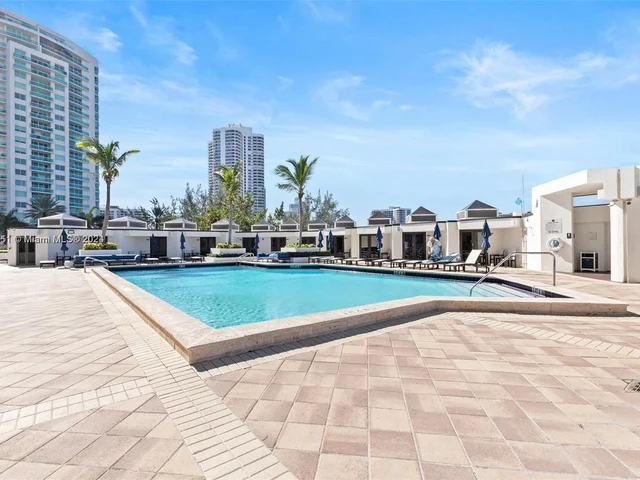 19500 Turnberry Way, Unit 18A, Aventura FL 33180