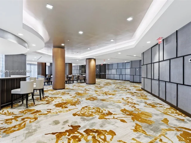 19500 Turnberry Way, Unit 18A, Aventura FL 33180