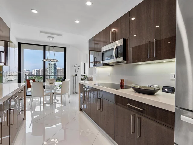 19500 Turnberry Way, Unit 18A, Aventura FL 33180