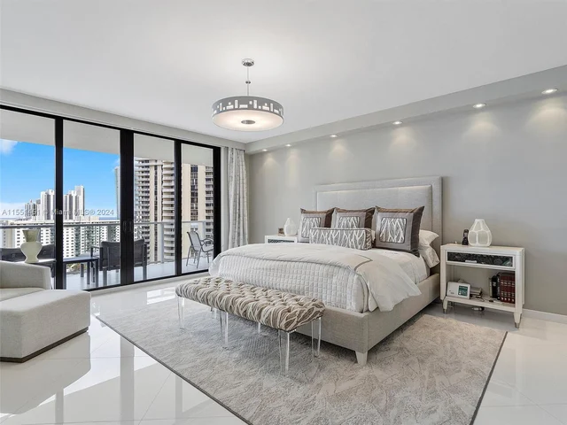 19500 Turnberry Way, Unit 18A, Aventura FL 33180