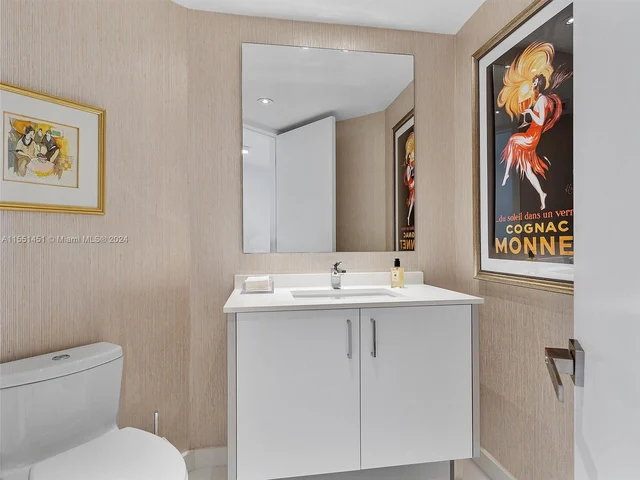 19500 Turnberry Way, Unit 18A, Aventura FL 33180