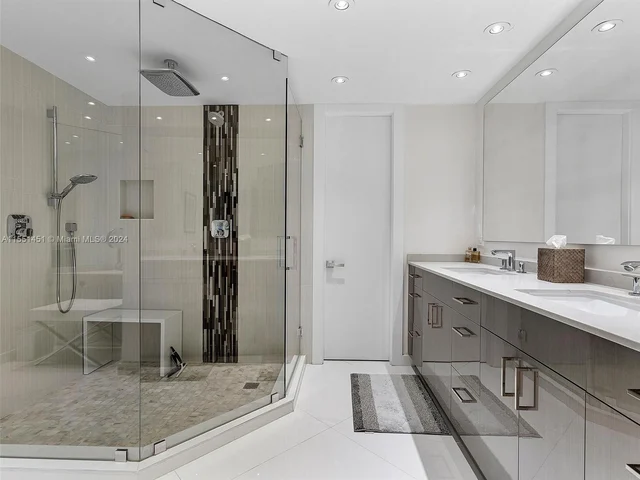 19500 Turnberry Way, Unit 18A, Aventura FL 33180