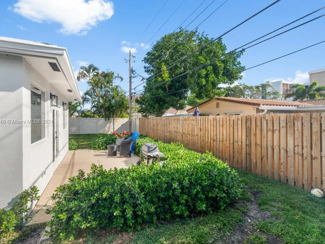 6340 NE 21st Rd, Fort Lauderdale FL 33308