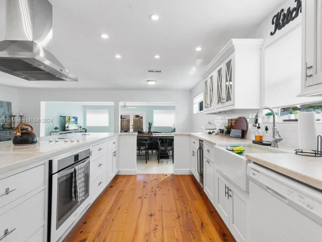 6340 NE 21st Rd, Fort Lauderdale FL 33308