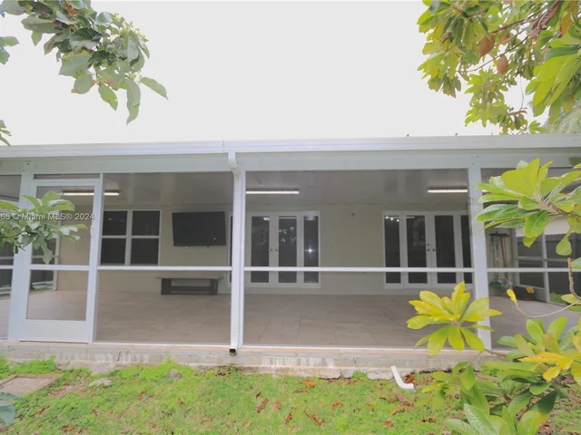 27953 SW 136th Pl, Homestead FL 33032