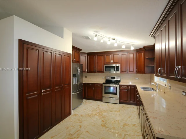 27953 SW 136th Pl, Homestead FL 33032