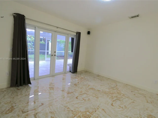 27953 SW 136th Pl, Homestead FL 33032