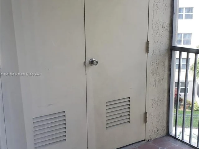 8323 Lake Dr # 405, Doral FL 33166