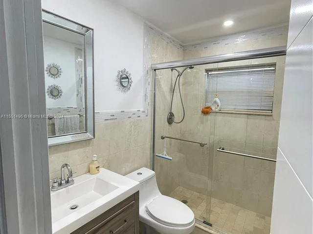 6901 NW 82nd Ct, Tamarac FL 33321