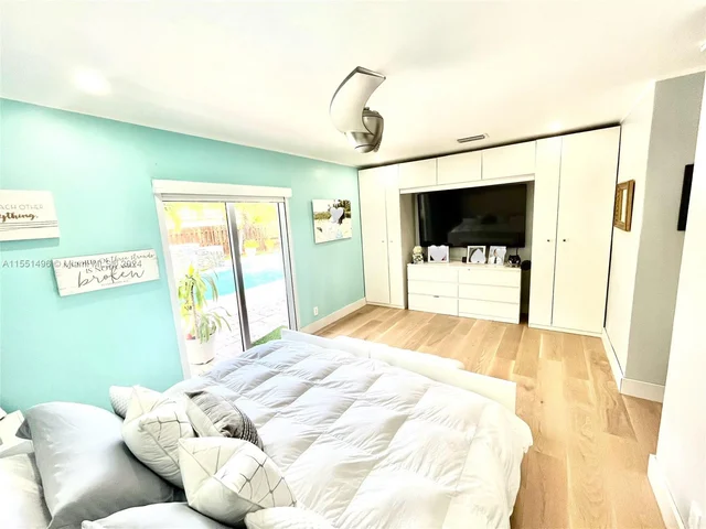 6901 NW 82nd Ct, Tamarac FL 33321