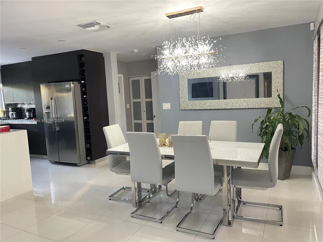 6901 NW 82nd Ct, Tamarac FL 33321