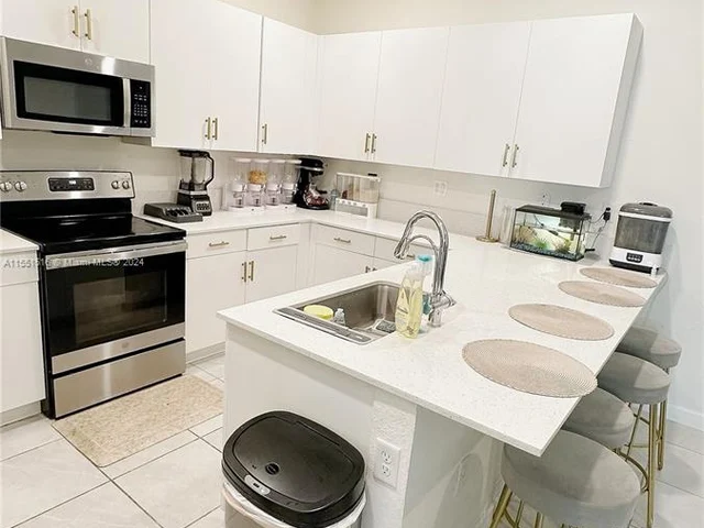 11426 W 33rd Way, Hialeah FL 33018