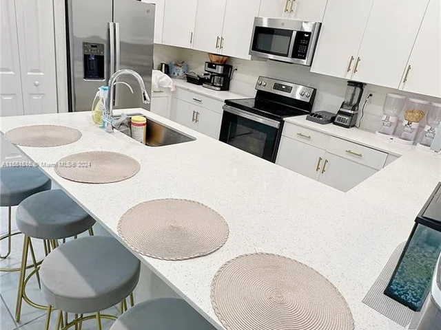 11426 W 33rd Way, Hialeah FL 33018