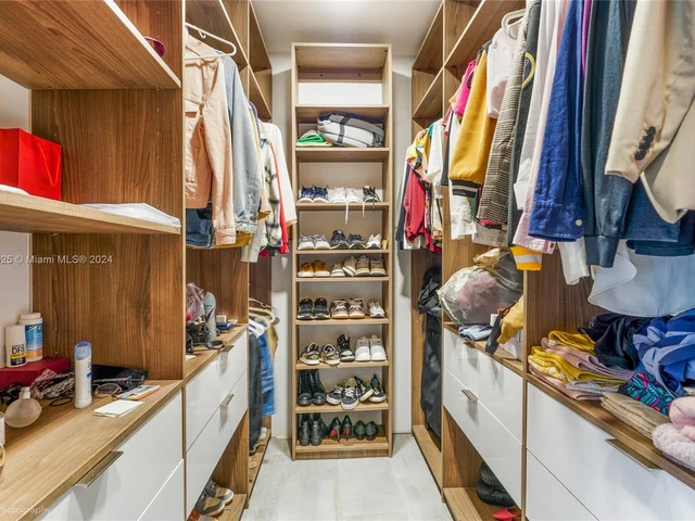 18321 NE 21st Ave, North Miami Beach FL 33179