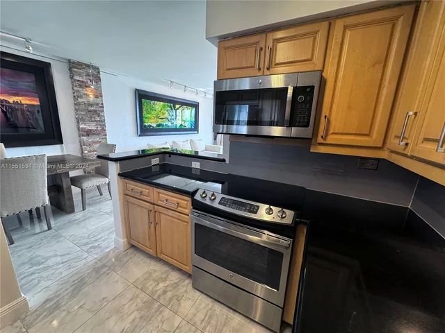 1500 Bay Rd # 920S, Miami Beach FL 33139