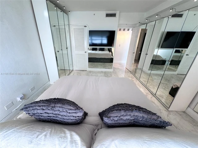 1500 Bay Rd # 920S, Miami Beach FL 33139