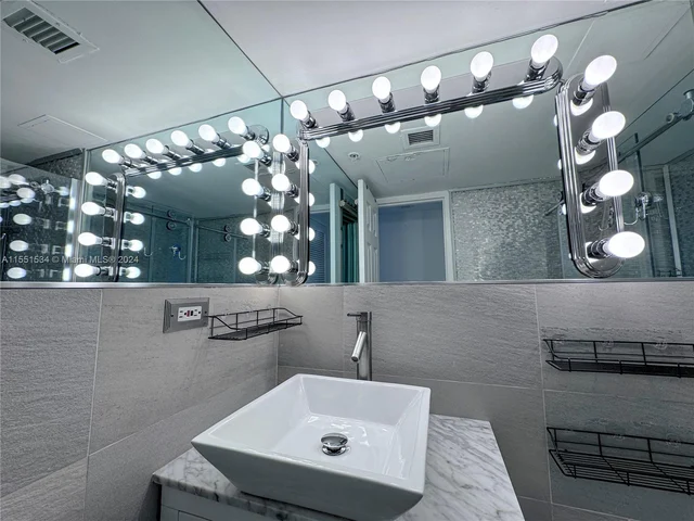 1500 Bay Rd # 920S, Miami Beach FL 33139