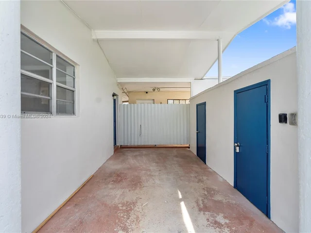 4100 NW 192nd St # 1, Miami Gardens FL 33055