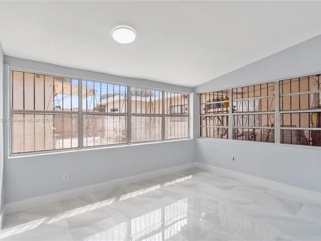 4100 NW 192nd St # 1, Miami Gardens FL 33055