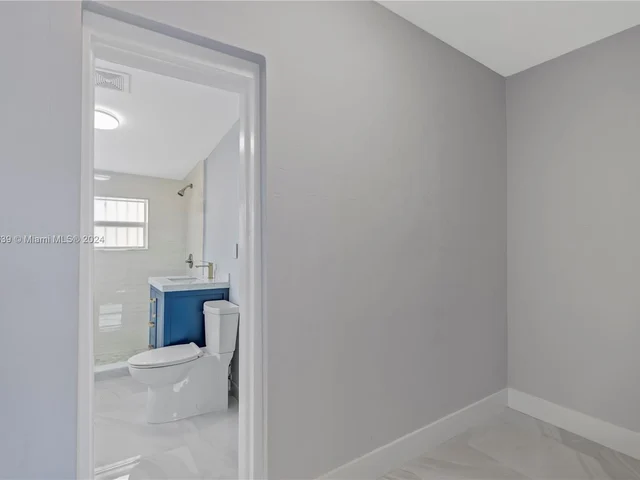 4100 NW 192nd St # 1, Miami Gardens FL 33055