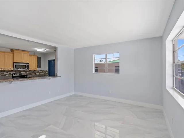 4100 NW 192nd St # 1, Miami Gardens FL 33055