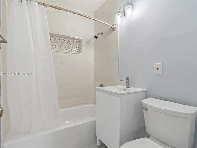 4100 NW 192nd St # 1, Miami Gardens FL 33055