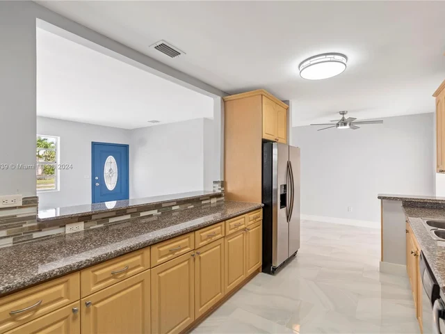 4100 NW 192nd St # 1, Miami Gardens FL 33055