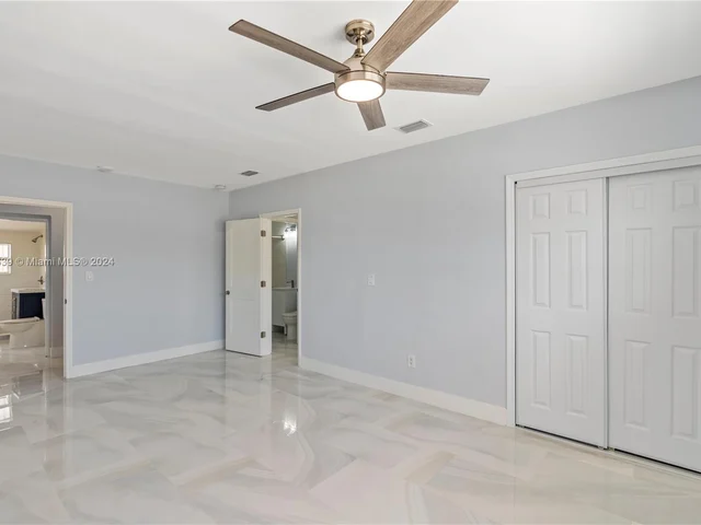 4100 NW 192nd St # 1, Miami Gardens FL 33055