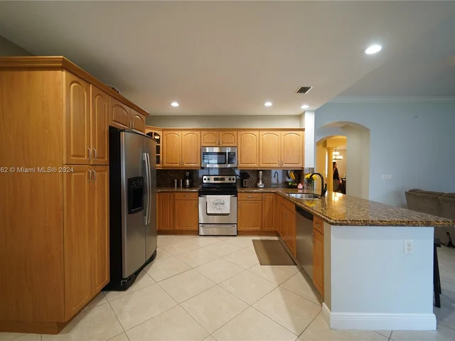 2832 SW 139th Ct, Miami FL 33175