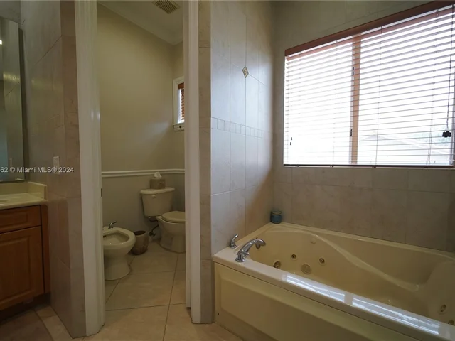 2832 SW 139th Ct, Miami FL 33175