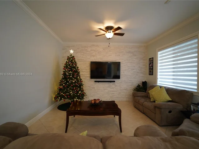 2832 SW 139th Ct, Miami FL 33175