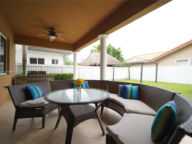 2832 SW 139th Ct, Miami FL 33175