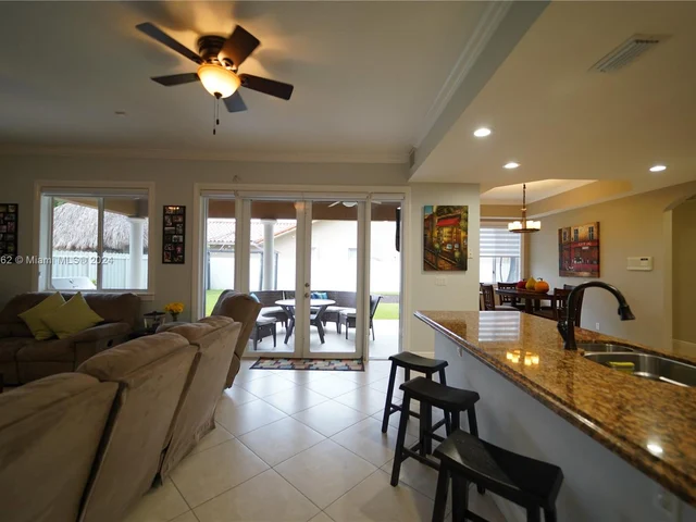 2832 SW 139th Ct, Miami FL 33175