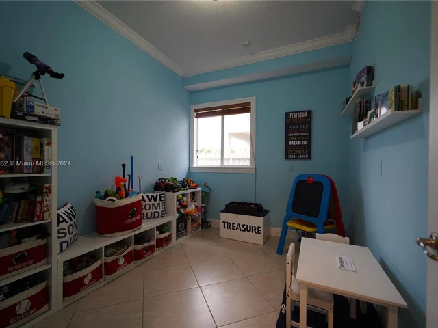 2832 SW 139th Ct, Miami FL 33175