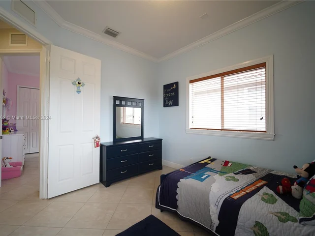 2832 SW 139th Ct, Miami FL 33175