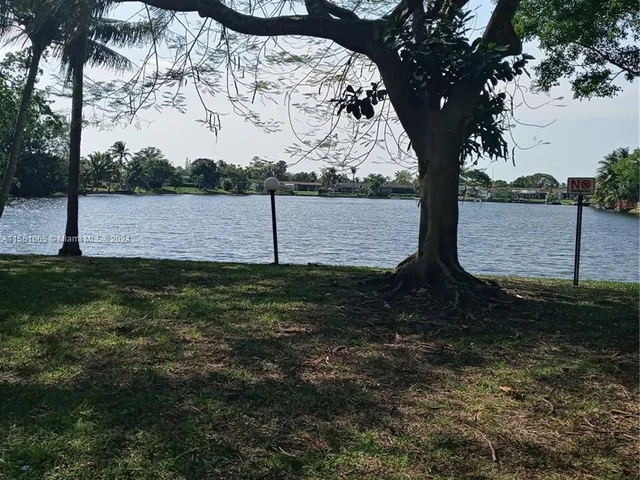 8984 Palm Tree Ln # 8984, Pembroke Pines FL 33024