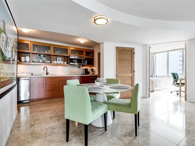 1200 West Ave # 426, Miami Beach FL 33139