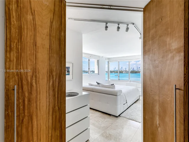 1200 West Ave # 426, Miami Beach FL 33139