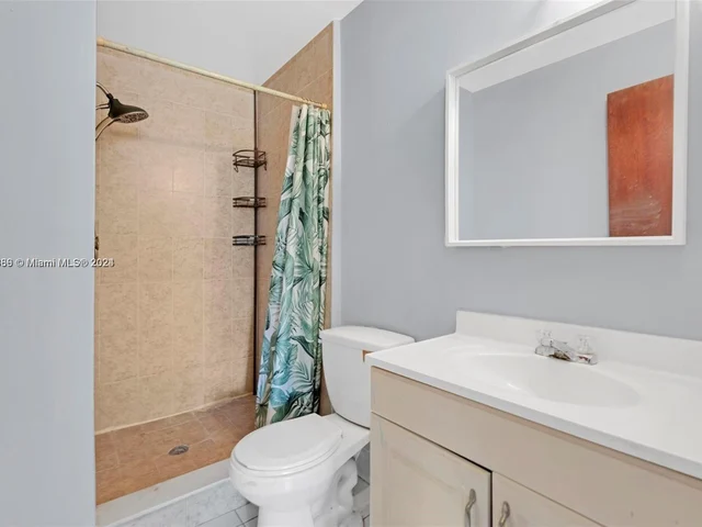 12 Meacham Ln # 12, Tamarac FL 33319