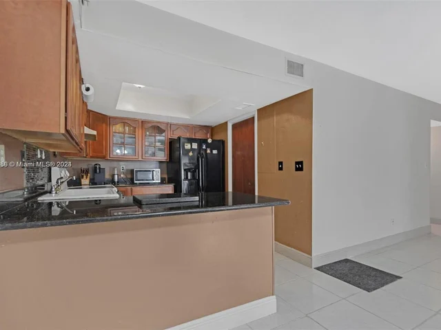 12 Meacham Ln # 12, Tamarac FL 33319