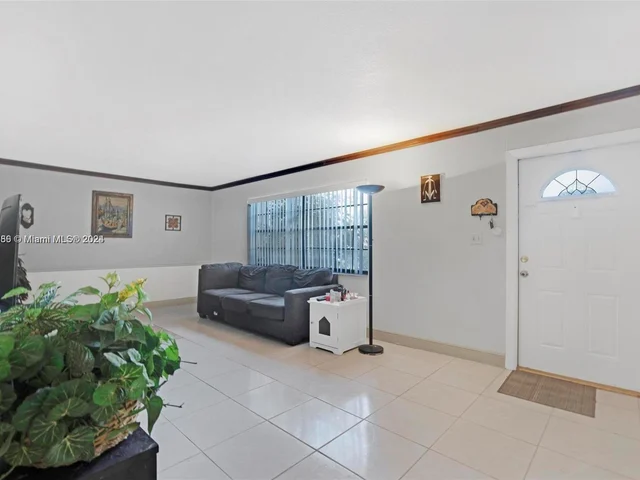 12 Meacham Ln # 12, Tamarac FL 33319