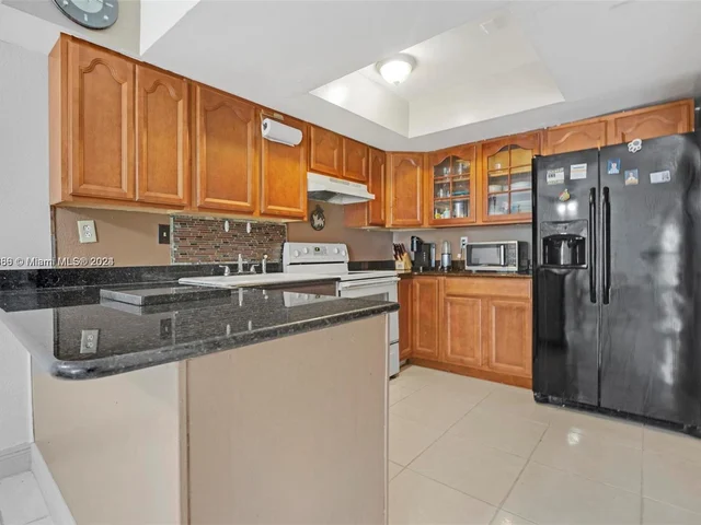 12 Meacham Ln # 12, Tamarac FL 33319