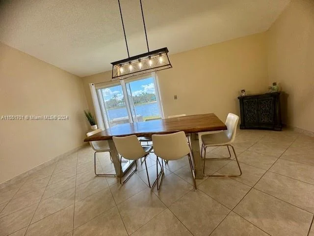 712 NW 177th Ave, Pembroke Pines FL 33029