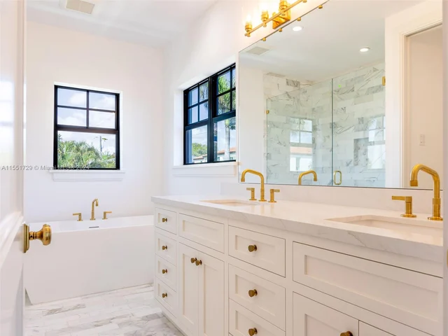 611 Sunset Rd, West Palm Beach FL 33401