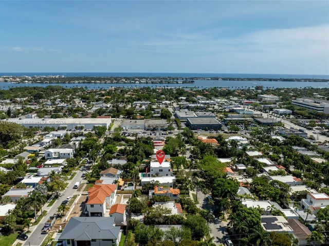 611 Sunset Rd, West Palm Beach FL 33401