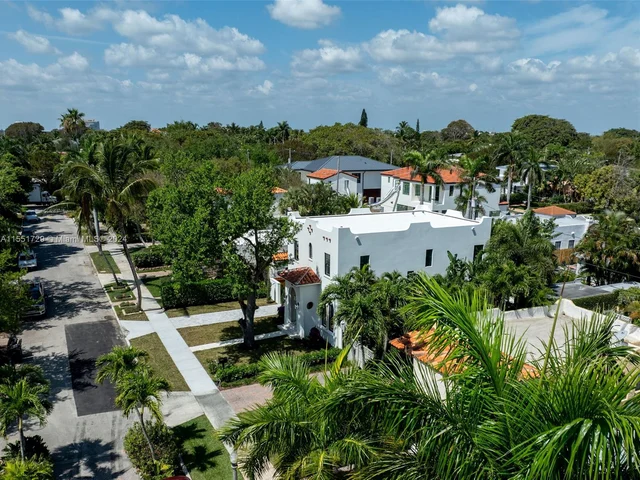 611 Sunset Rd, West Palm Beach FL 33401