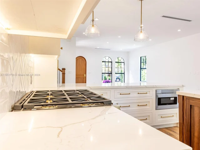 611 Sunset Rd, West Palm Beach FL 33401